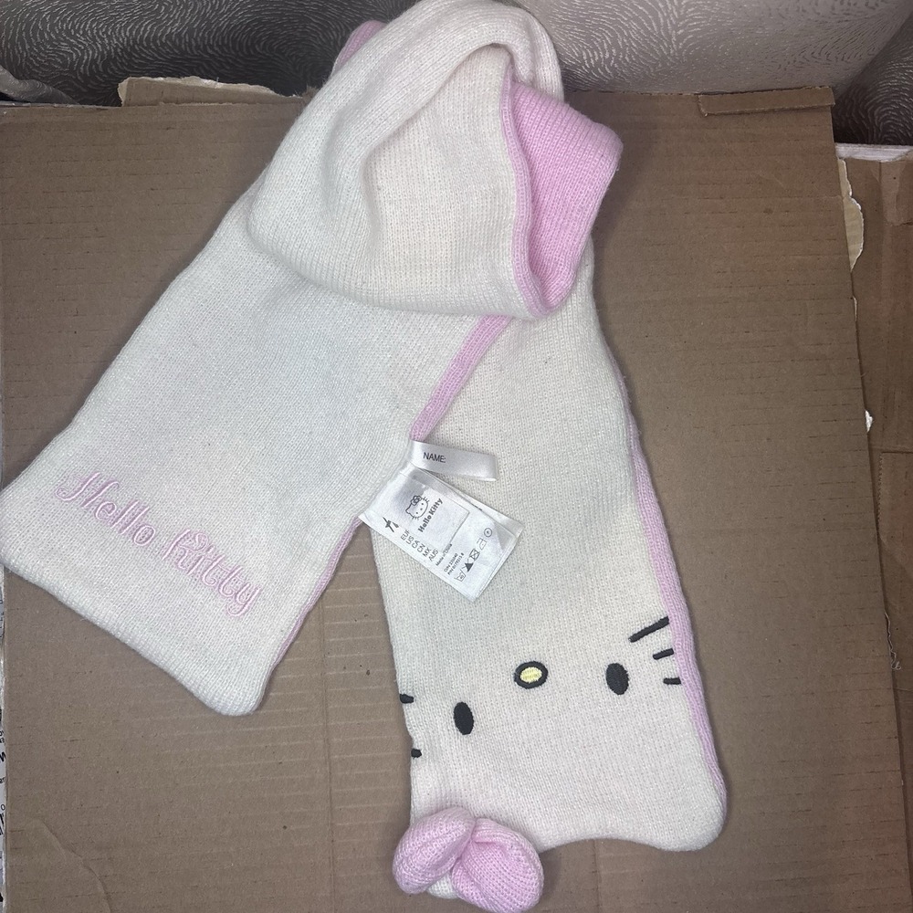 Hello Kitty x H&M Scarf Pink White Knit Bow Ears Sanrio 2016 Vtg One Size